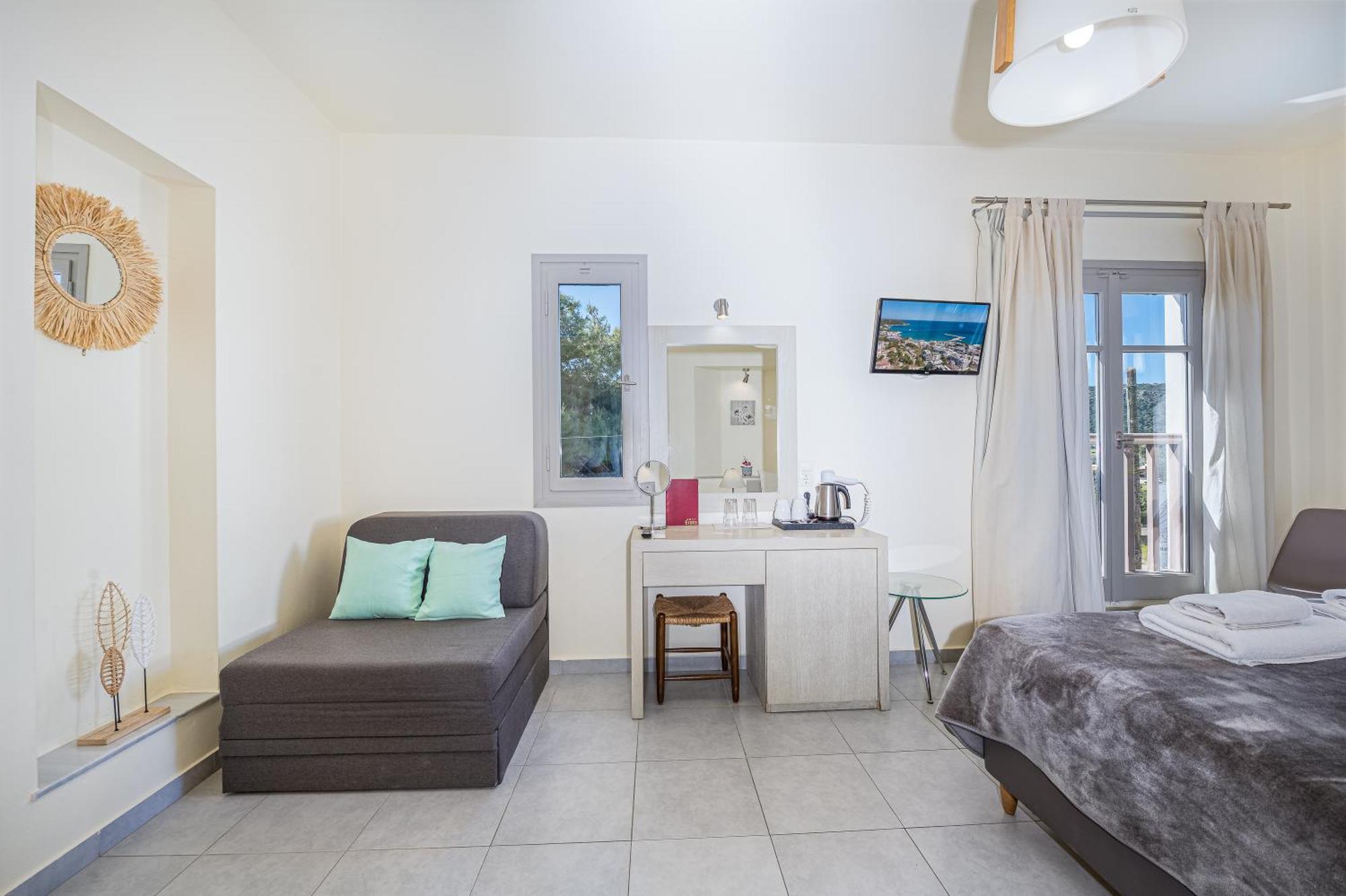 Erato Hotel Agia Marina  Exterior foto